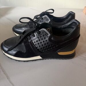 LOUIS VUITTON Nubuck Calfskin Run Away sneaker Size 8.5 Women